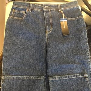 Jones New York capris SIZE 8